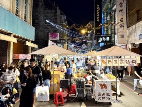 屏東聖誕節「中華一條街市集」熱鬧登場，逛市集還能抽大獎